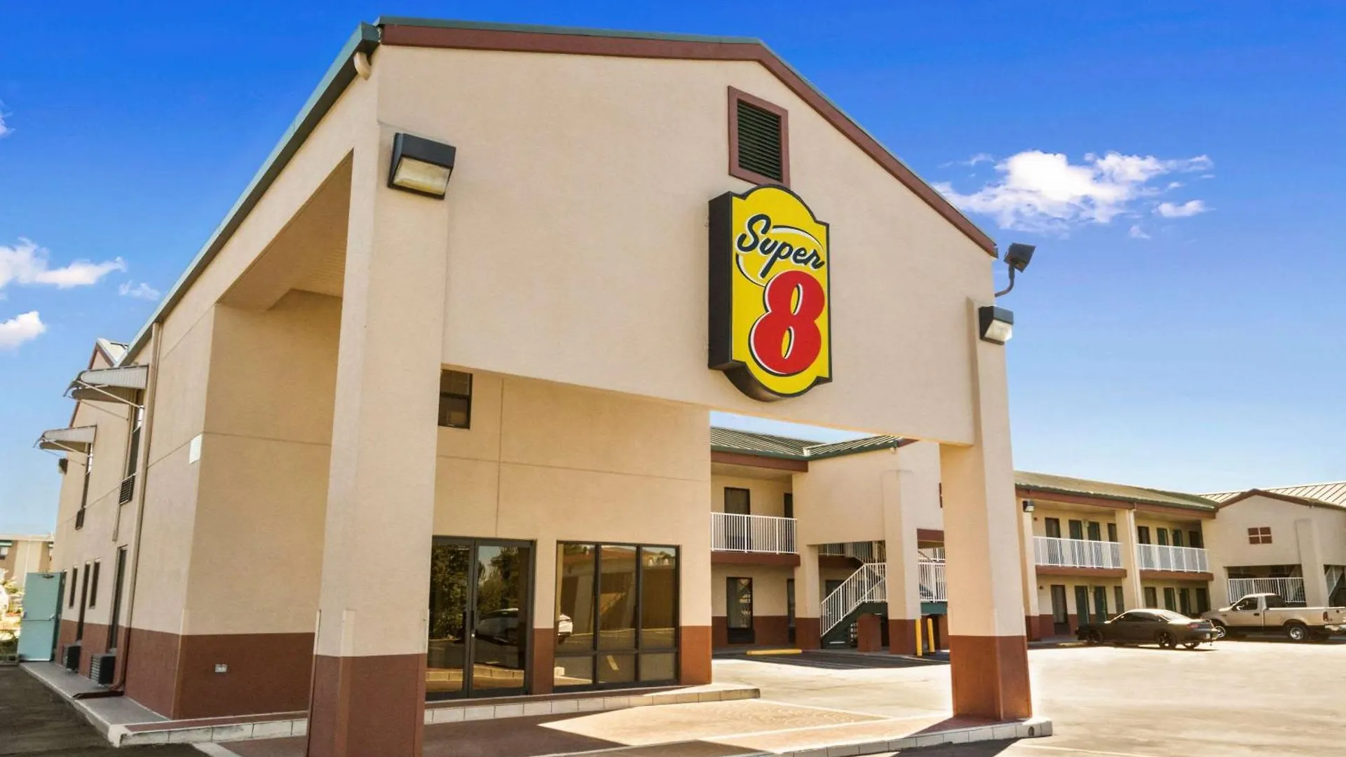 5 Best 2-Star Hotels Close to William Carey University